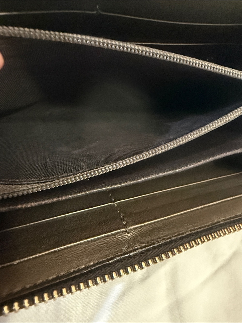 Authentic Gucci Guccissimo Patent Bronze Long Wallet with Gold Hearts - Picture 10 of 11